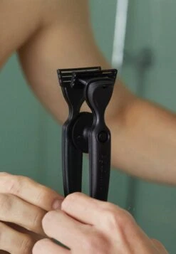 Refill Blades Regular SkinRasoiBlack Uomo Tool E Accessori BJT32J00H-Q11 -Vendite KORRES 08c4717d43204da1949ff4334144a891