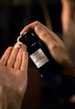 Beard MoisturiserCrema Da Rasatura- Uomo Rasatura MNS32H002-S11 -Vendite KORRES 175f7cfcfc594ab2968d9cf8bfe0a623