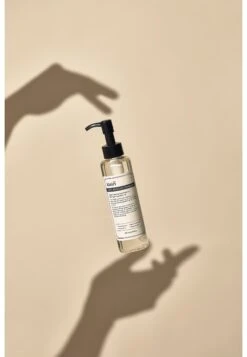 Gentle Black Fresh Cleansing Oil - Olio Viso - - -Vendite KORRES 3a5131b1cae7469bbbe9acd1f96ebdb6