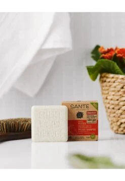 Sante Moisturising Solid Care-Shampoo Organic Mango & Aloe VeraShampoo- Uomo Prodotti Per Capelli SAO34H00B-S11 -Vendite KORRES 6b95f6d77d67424d9ec31bad3eeaa3a6