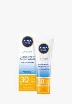 NIVEA Sun Uv Face Shine Control LotionCrema Solare- Uomo Protezione Solare NIP34G00C-S11