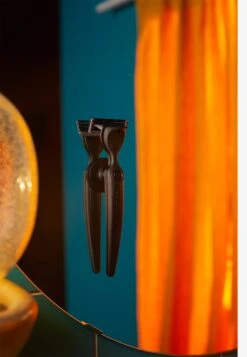 Boldking The Razor Extra Sensitive SkinRasoiWhite Uomo Tool E Accessori BJT32J00B-A11 -Vendite KORRES 6dbd9a0ea40b4c1785765533dd3f33c4