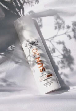 Weightless Sun Milk Spf20Crema Solare- Uomo Protezione Solare MMI34G026-S11 -Vendite KORRES 82000869b0cb464fb816694b436b8d2f