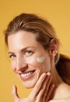 NIVEA Sun Uv Face Shine Control LotionCrema Solare- Uomo Protezione Solare NIP34G00C-S11 -Vendite KORRES 8fa7d1f052224af4b3c3a43c81588587