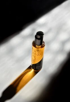 St. Tropez Luxe Body SerumSelf-Tan Body SerumCrema SolareGold Transparent Uomo Protezione Solare SQ034G00A-F11 -Vendite KORRES aa1a2d4f9ae545ddb342d604a8773965