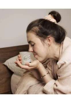 Espresso Martini Soy CandleCandela Profumata- Uomo Fragranze UP534I001-S11 -Vendite KORRES af35e69483884a0391def39bae107707