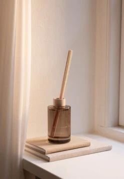 Skandinavisk Scent Diffuser 200MlProfumo Per AmbientiCamel Brown Uomo Fragranze SKE34I00W-S11 -Vendite KORRES c16e714b3e984263beb1b241052ceaa9