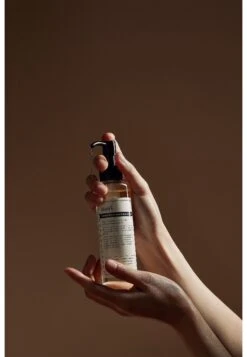 Gentle Black Fresh Cleansing Oil - Olio Viso - - -Vendite KORRES c8cac6e86e4b41d7b0c1bdb81be494dc