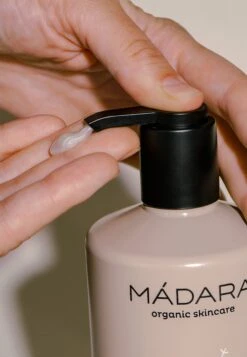 Bitter Honey Moisture WashDocciaschiuma- Uomo Trattamenti Corpo MMI34G02H-S11 -Vendite KORRES c990fefe3ecb44e0931f0660c8c3c555