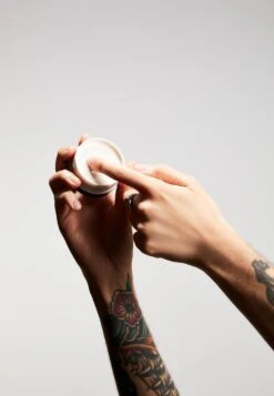 Hair PlayLacca- Uomo Prodotti Per Capelli MNS32H003-S11 -Vendite KORRES f072b3de4d8d4beaade28513344799de