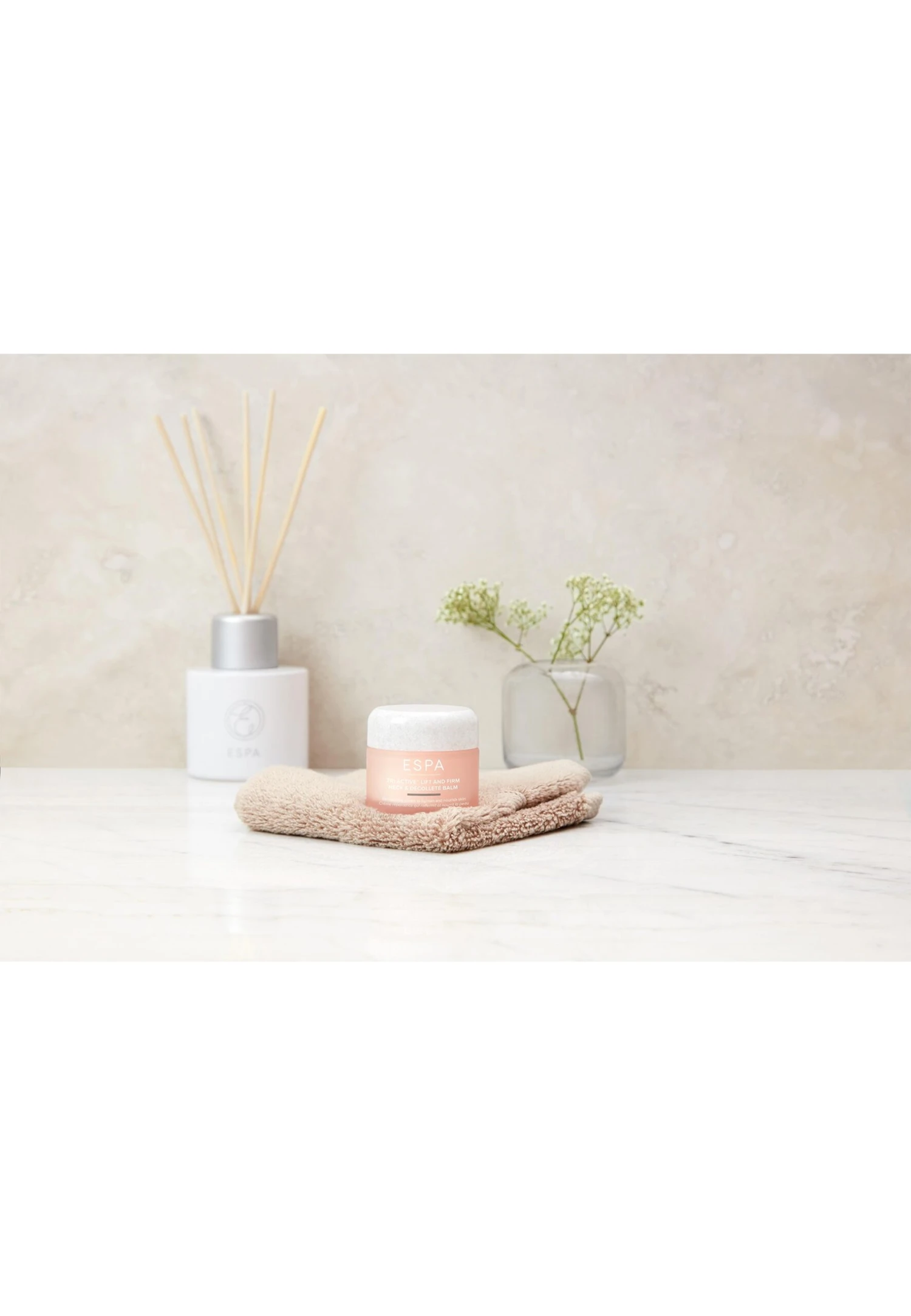 Tri-Active™ Lift & Firm Face, Neck And Décolleté BalmCrema Da Giorno- Uomo Cura Del Viso ESZ34G015-S11 6 Tri-Active™ Lift & Firm Face, Neck And Décolleté BalmCrema Da Giorno- Uomo Cura Del Viso ESZ34G015-S11 - immagine 4